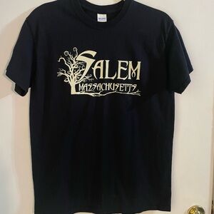 Gildan Black Salem, MA Graphic Tee size medium